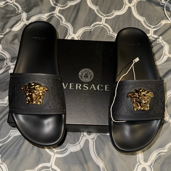 VERSACE MEDUSA POOL SLIDES - Picture 2 of 10